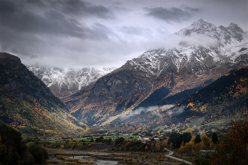 Under Mount Tetnuldi / ***