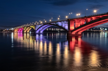 Gemeinschafts Brücke / ***