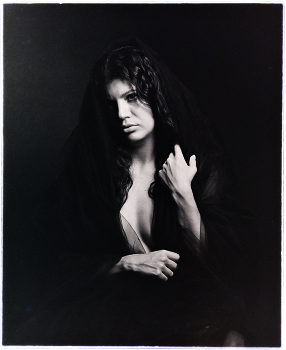 Beatrice I / Shot on expired Foma Retropan 320.