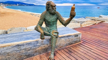 Badalona - monument (Anís del Mono) - Barcelonès / Badalona - monument (Anís del Mono) - Barcelonès