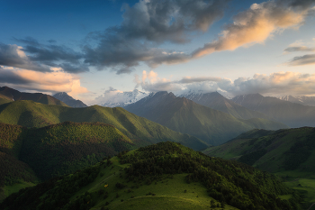 Morgen in den Bergen / ***