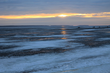 Der erste Strahl / ***