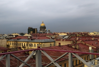 Überwiegend bewölkt / ***