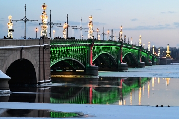 Trinity Bridge / ***