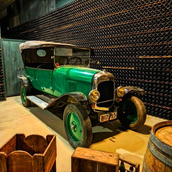 Subirats - Llopart escumosos (cotxe antic) - Alt Penedès / Subirats - Llopart escumosos (cotxe antic) - Alt Penedès