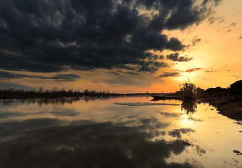Fluss Sonnenuntergang / ***