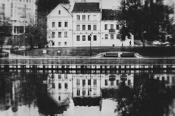 Haus in der Nähe des Wassers / ***