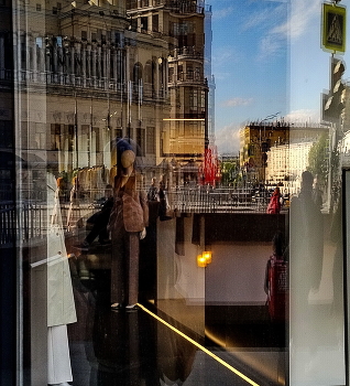 Mannequin / ***