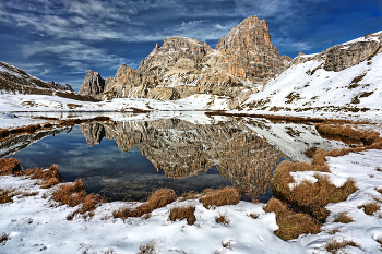 Mountain Lacke / der letzte Rest Schnee auf den Bergen