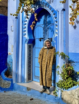 At the entrance door / At the entrance door in Morocco