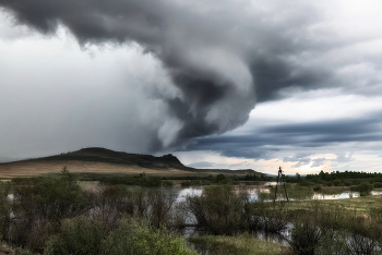 Storm Front / ***