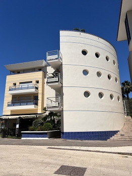 Modern architecture / Striking new architecture , block of flats