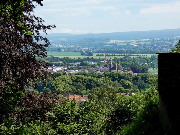 Blick auf Höxter / ... Ausblick vom Waldrand des Ziegenberg