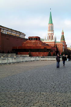 Red Square / ***