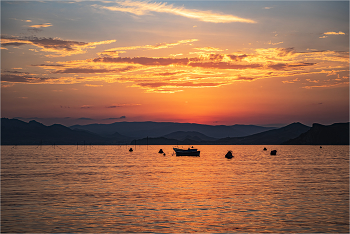 Das Schwarze Meer Sonnenuntergang / ***