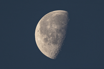 05.00 Uhr / ***