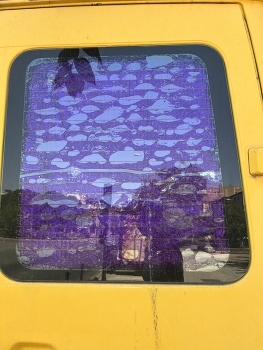 Fenster im Sommer / ***