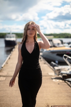 &nbsp; / ***