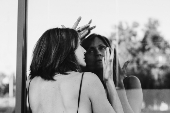 &nbsp; / ***