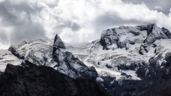 Mountains. / ***