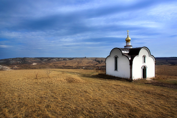 Chapel / ***