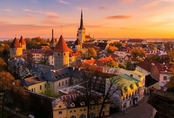 Old Town / ***
