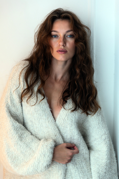 Elizabeth / ***