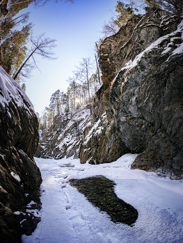 Schlucht / ***