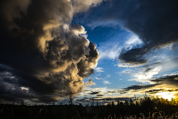 Wolken bei Sonnenuntergang / ***