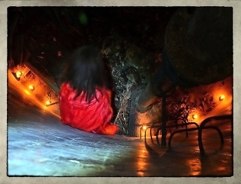 RED / ***