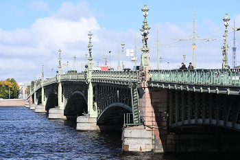 Trinity Bridge / ***