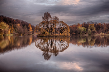 Herbst in der Stadt / ***