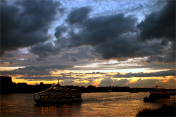 Abend auf dem Rhein / ***
