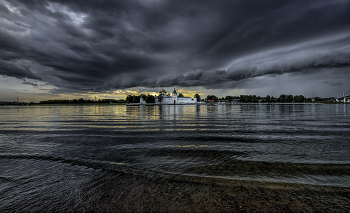 Am Vorabend der Gewitter möglich / ***