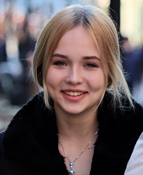 &nbsp; / ***