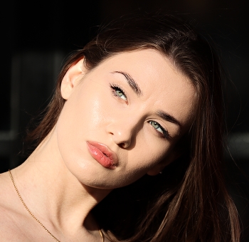 &nbsp; / ***