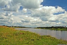 Zusammen, aber auf dem Fluss / ***