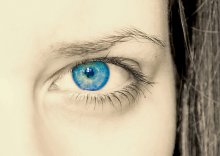 Her eyes / ***