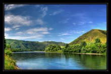 Von den Fluss, die Berge und einen schönen Tag / *****