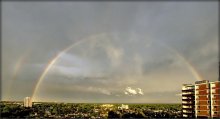 Regenbogen über der Stadt / ***