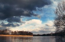 Die Kräfte des Lichts und der Finsternis / ***