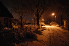 Nacht im Dorf im Winter / ***
