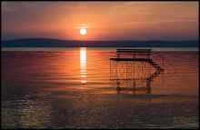 Lonely Bank bei Sonnenuntergang. / ***