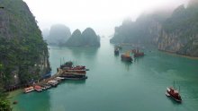 Nebel in der Halong Bucht / ***