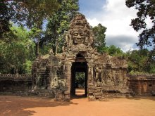 Tor von Angkor Thom / ***