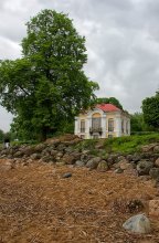 Spaziergang in Peterhof / ***