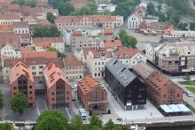 Ändern Sie alle Kleider! Im rot! Oder zumindest in schwarz! / ***