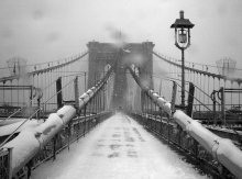 Brooklyn Bridge bei Schneefall-1 / ***