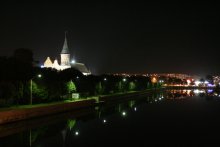 Night / ***