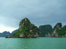 Ha Long Bay / ***